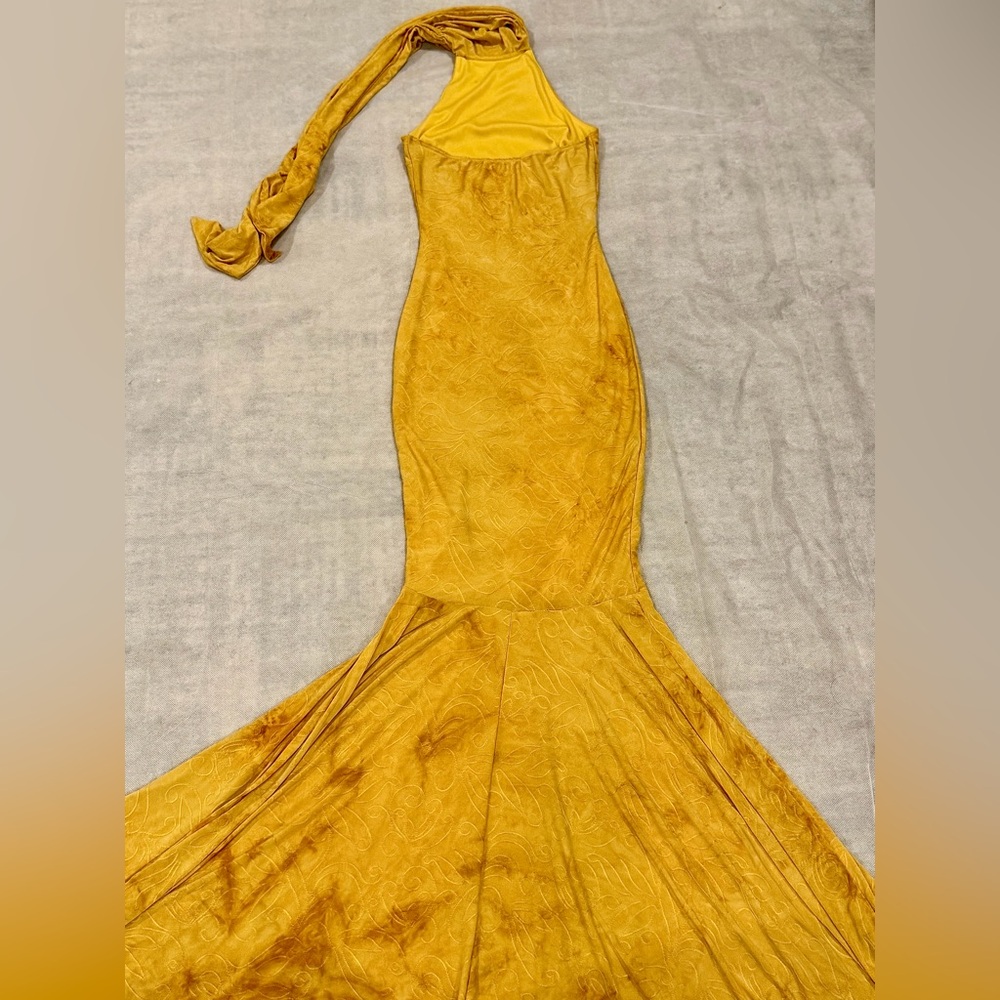 Fashion Nova Mustard Halter Maxi Dress Mermaid Bodycon Yellow Size M - Picture 6 of 11